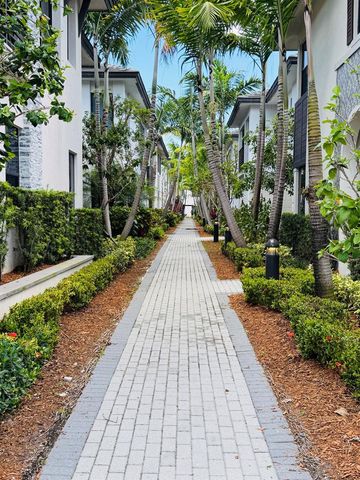 8288 NW 44th Terrace, Doral, FL 33166
