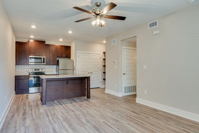 115 W Jones 102, Krum, TX 76249