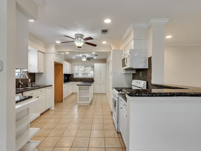 5623 Winding Way Drive, Houston, TX 77091