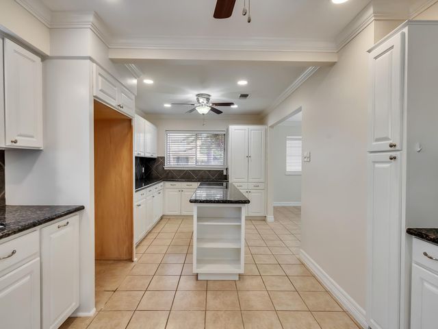 5623 Winding Way Drive, Houston, TX 77091