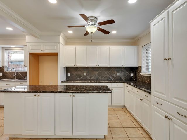 5623 Winding Way Drive, Houston, TX 77091