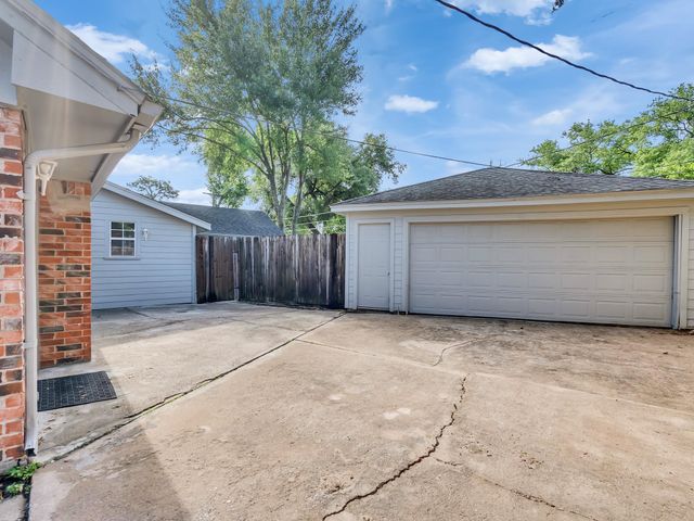 5623 Winding Way Drive, Houston, TX 77091