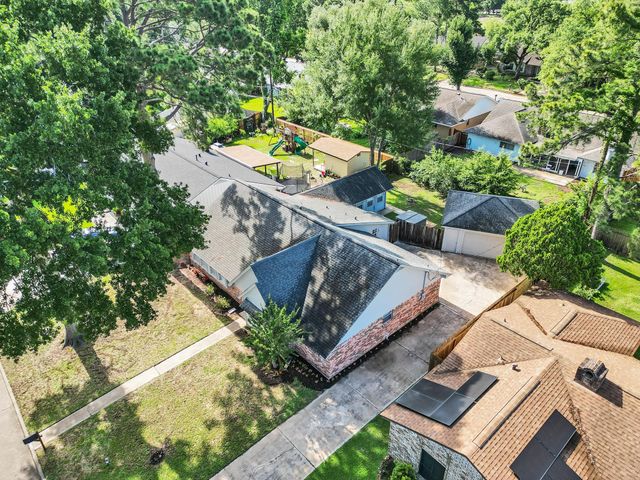 5623 Winding Way Drive, Houston, TX 77091