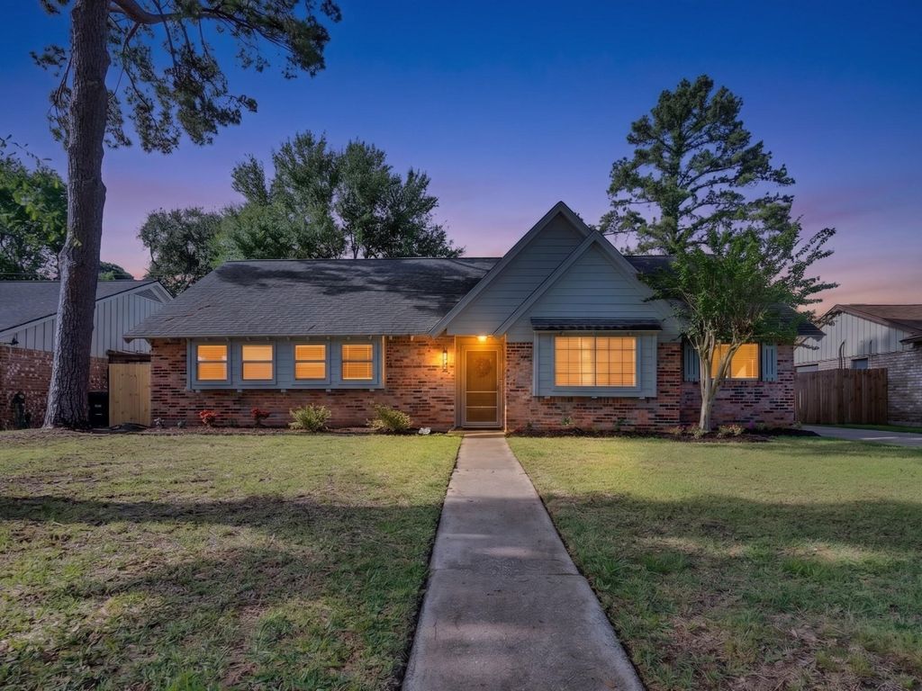 5623 Winding Way Drive, Houston, TX 77091