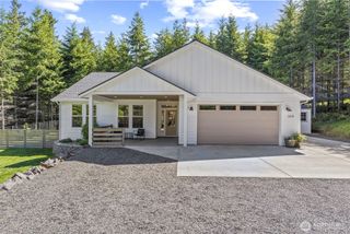 305 Thimbleberry Drive, Castle Rock, WA 98611