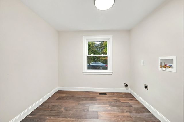 185 Marshall St, Tewksbury, MA 01876