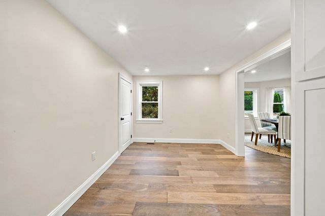 185 Marshall St, Tewksbury, MA 01876