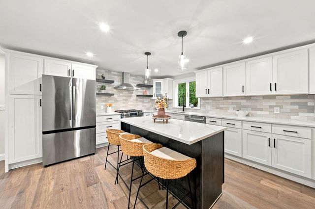 185 Marshall St, Tewksbury, MA 01876