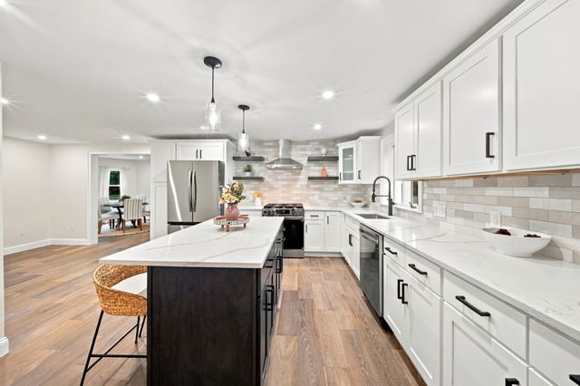 185 Marshall St, Tewksbury, MA 01876