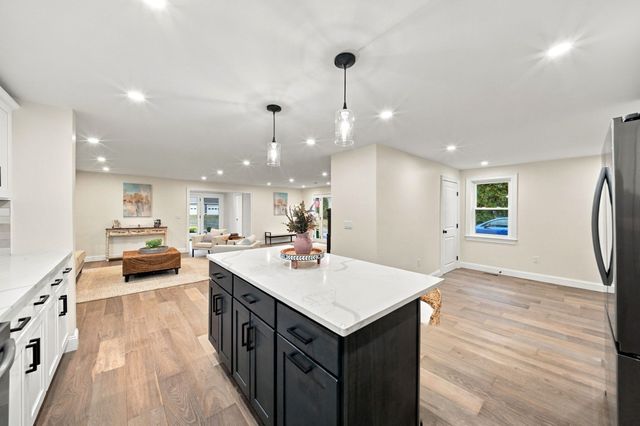 185 Marshall St, Tewksbury, MA 01876
