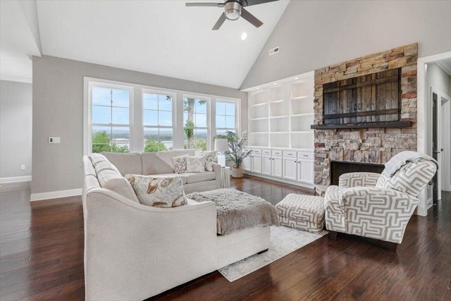 6201 Breezy Hollow Lane, Harrison, TN 37341