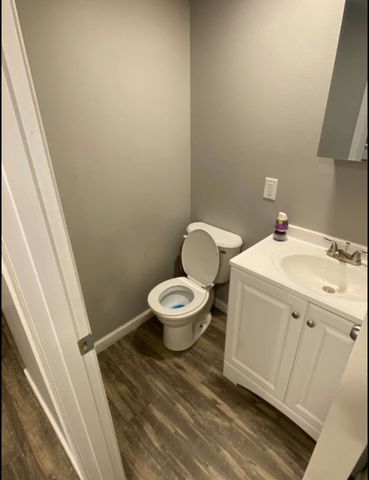 1200 - 1204 Watrous Avenue, Des Moines, IA 50315