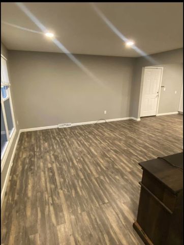 1200 - 1204 Watrous Avenue, Des Moines, IA 50315