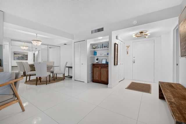 3590 S Ocean Boulevard 807, South Palm Beach, FL 33480