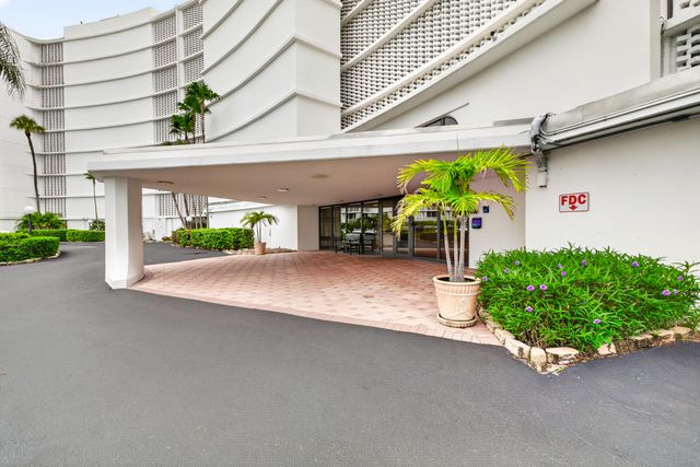 3590 S Ocean Boulevard 807, South Palm Beach, FL 33480
