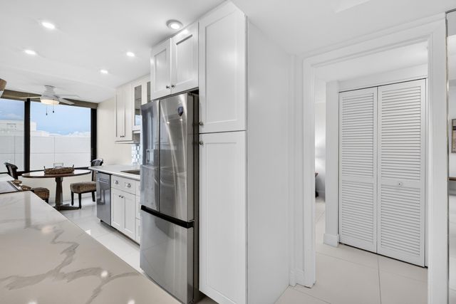 3590 S Ocean Boulevard 807, South Palm Beach, FL 33480