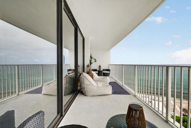 3590 S Ocean Boulevard 807, South Palm Beach, FL 33480