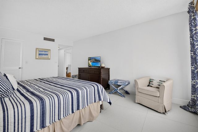 3590 S Ocean Boulevard 807, South Palm Beach, FL 33480