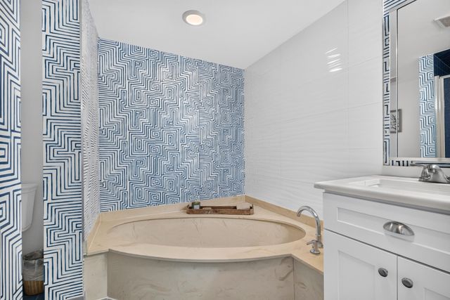 3590 S Ocean Boulevard 807, South Palm Beach, FL 33480