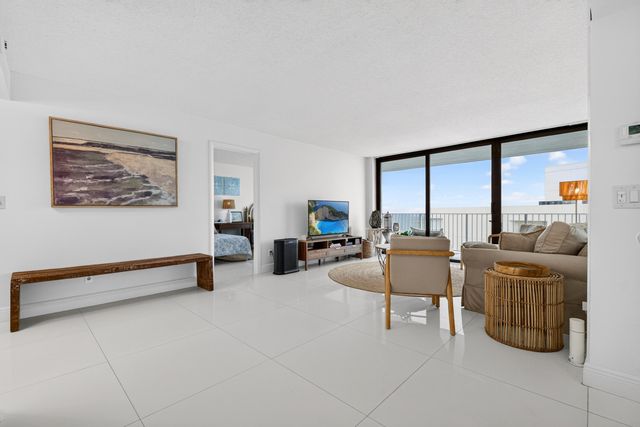 3590 S Ocean Boulevard 807, South Palm Beach, FL 33480
