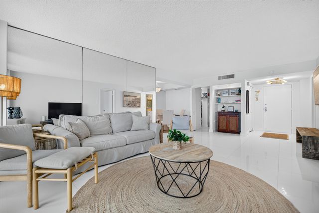 3590 S Ocean Boulevard 807, South Palm Beach, FL 33480