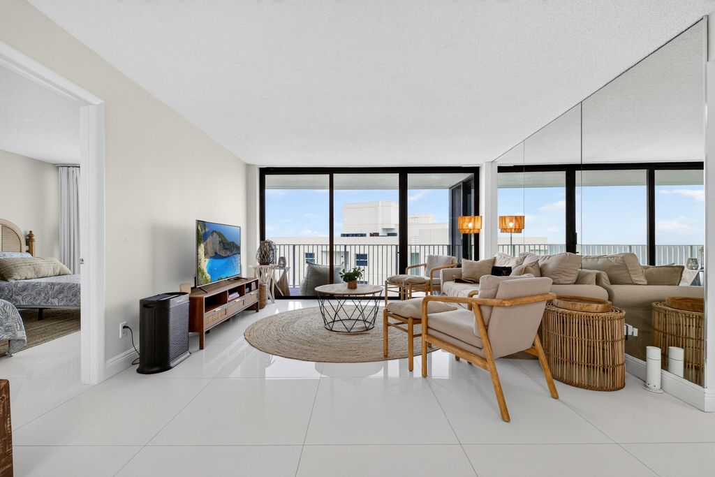 3590 S Ocean Boulevard 807, South Palm Beach, FL 33480