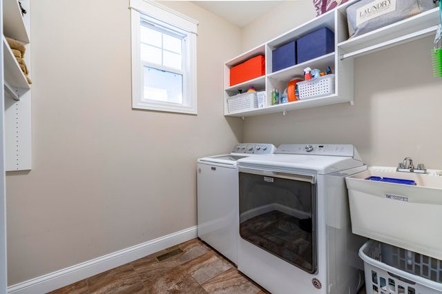 13 Covington Drive, Valparaiso, IN 46385