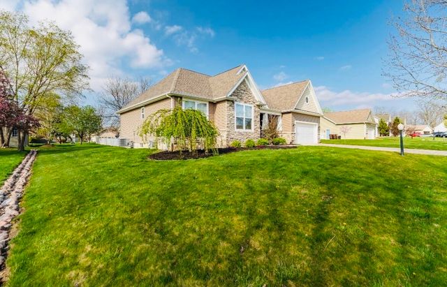 13 Covington Drive, Valparaiso, IN 46385