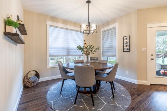 13 Covington Drive, Valparaiso, IN 46385