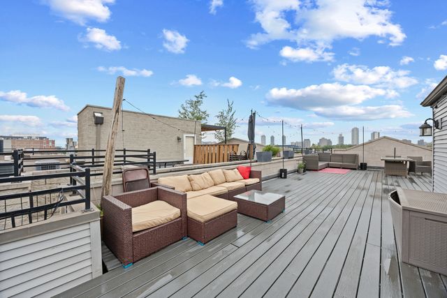 3414 N Sheffield Avenue 4, Chicago, IL 60657