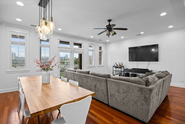 3414 N Sheffield Avenue 4, Chicago, IL 60657
