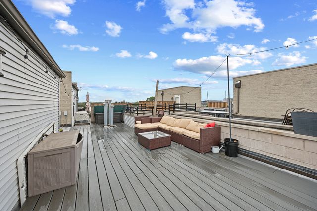 3414 N Sheffield Avenue 4, Chicago, IL 60657