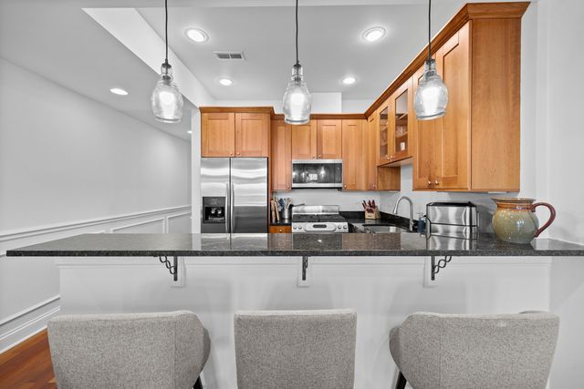 3414 N Sheffield Avenue 4, Chicago, IL 60657