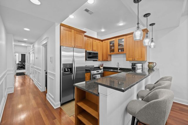 3414 N Sheffield Avenue 4, Chicago, IL 60657