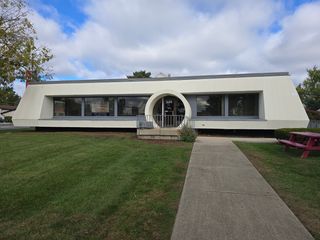 326 S Milwaukee Avenue, Libertyville, IL 60048