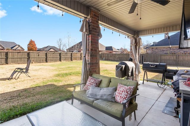 590 Douglas Street, Pea Ridge, AR 72751