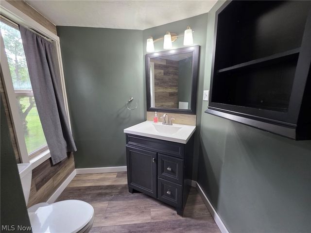 1341 Benton Street, Barberton, OH 44203