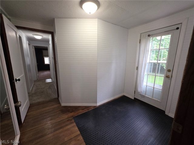 1341 Benton Street, Barberton, OH 44203