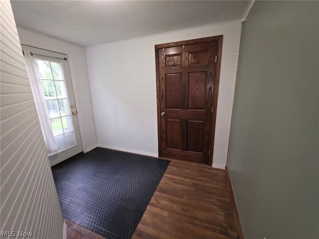 1341 Benton Street, Barberton, OH 44203
