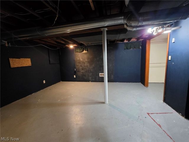 1341 Benton Street, Barberton, OH 44203