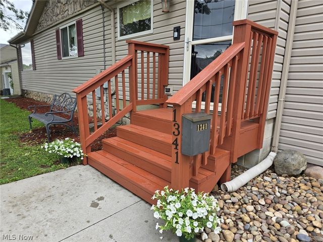 1341 Benton Street, Barberton, OH 44203