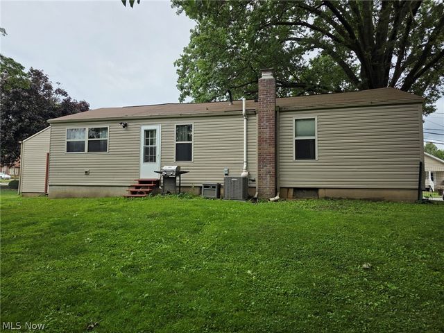 1341 Benton Street, Barberton, OH 44203