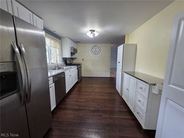1341 Benton Street, Barberton, OH 44203