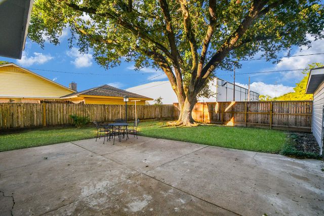 7310 Ridge Oak Drive, Houston, TX 77088