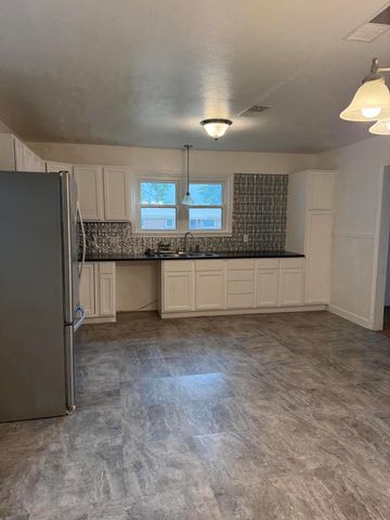 602 8th Street, Wolfforth, TX 79382
