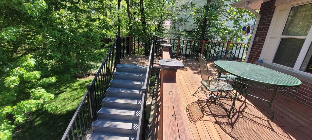 Image 13 of property listing at 1010 Wilshire Drive, Mt Vernon, IL 62864