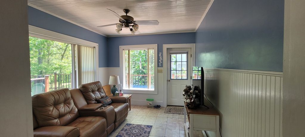 Image 6 of property listing at 1010 Wilshire Drive, Mt Vernon, IL 62864