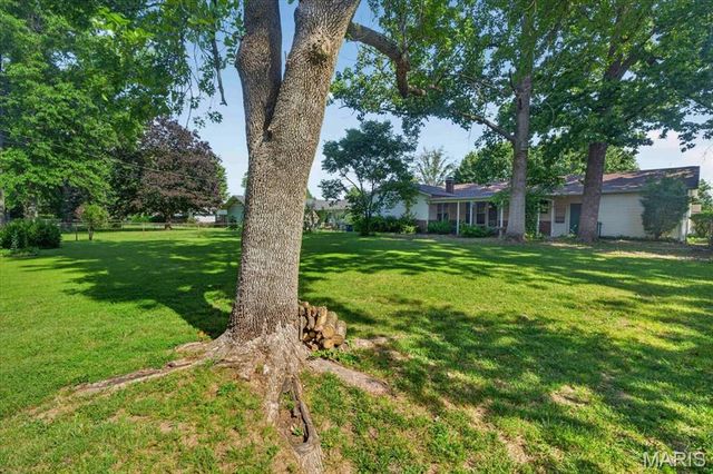 3041 Wintergreen Drive, Florissant, MO 63033