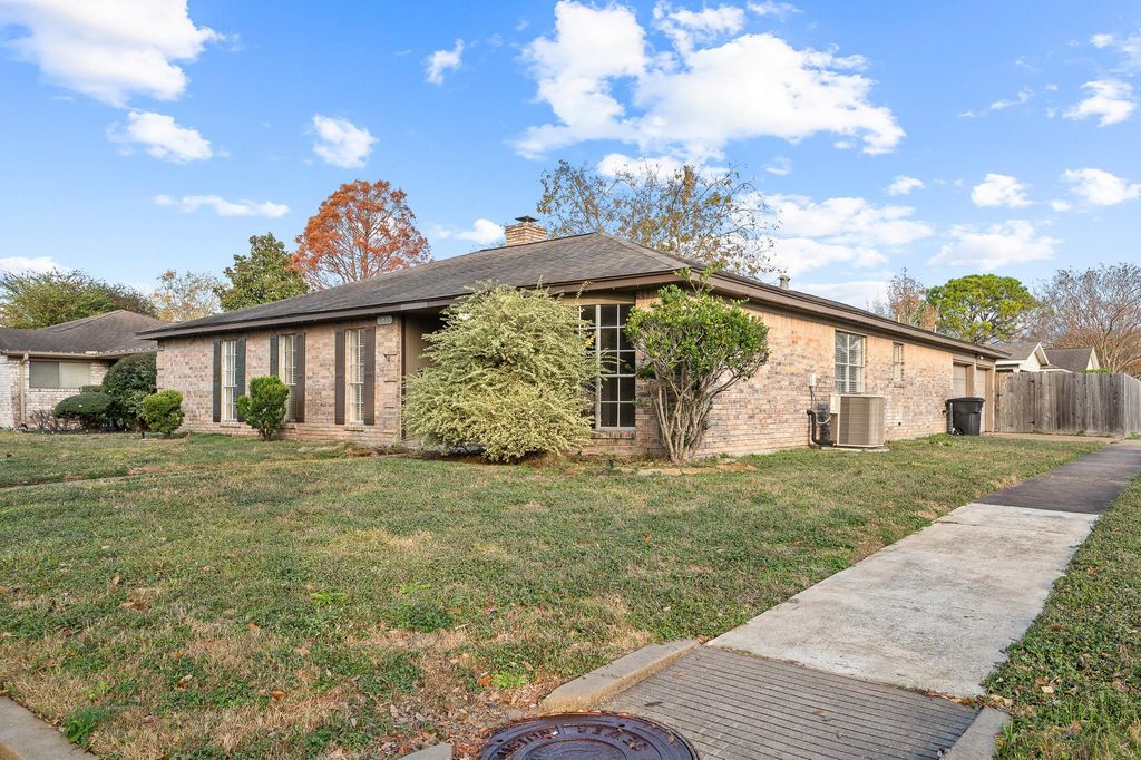 9302 Claridge Drive, Houston, TX 77031