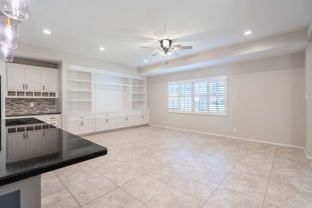 2200 Whitney Dr, Midland, TX 79705